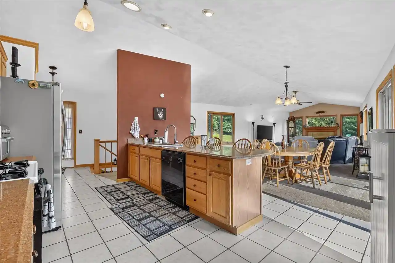 4th image of 2012 Parkside Dr Dr, Janesville, WI 53548 | MLS# 2029778