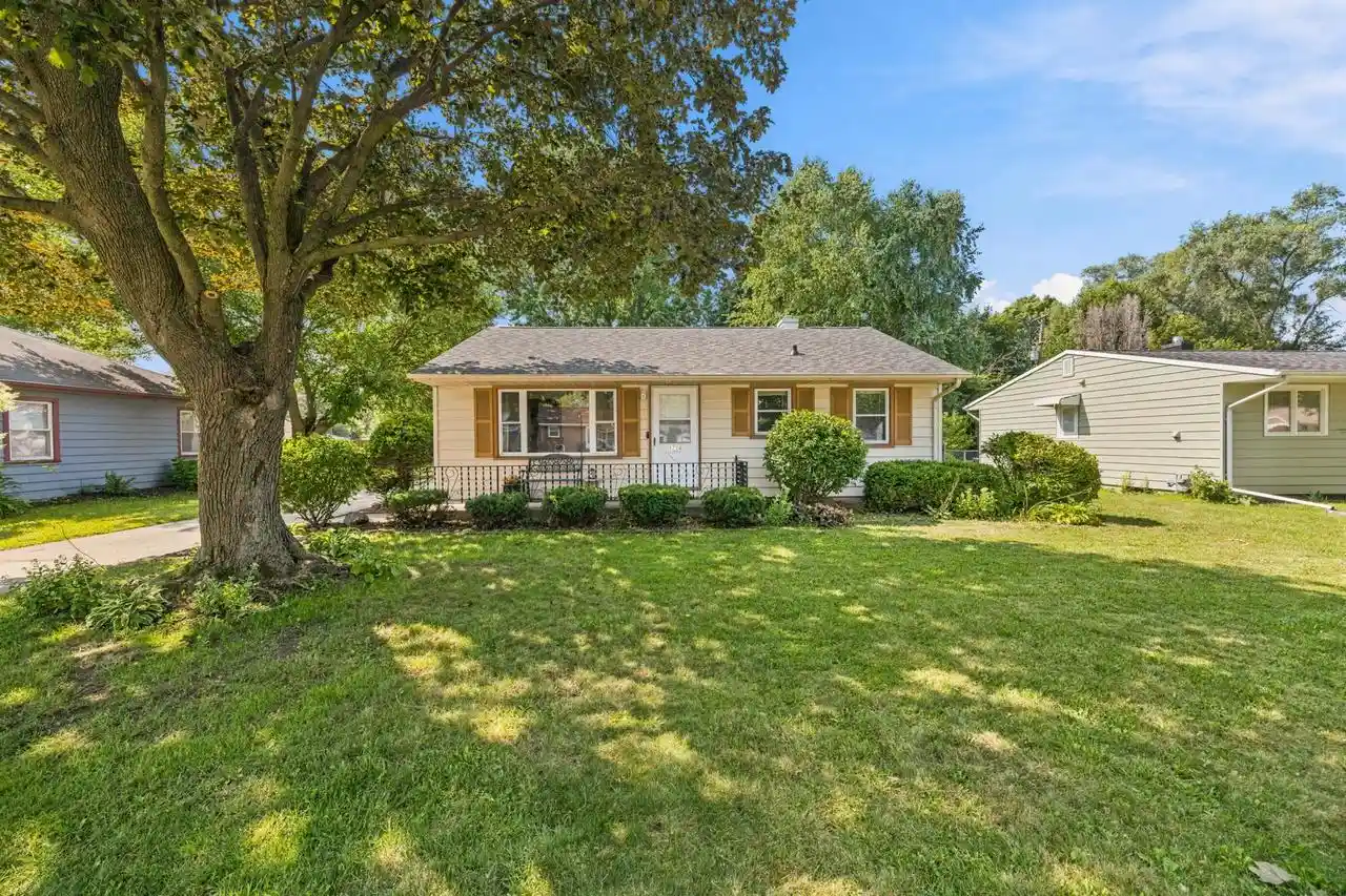 1st image of 1726 Arbor Dr Dr, Beloit, WI 53511 | MLS# 2029782