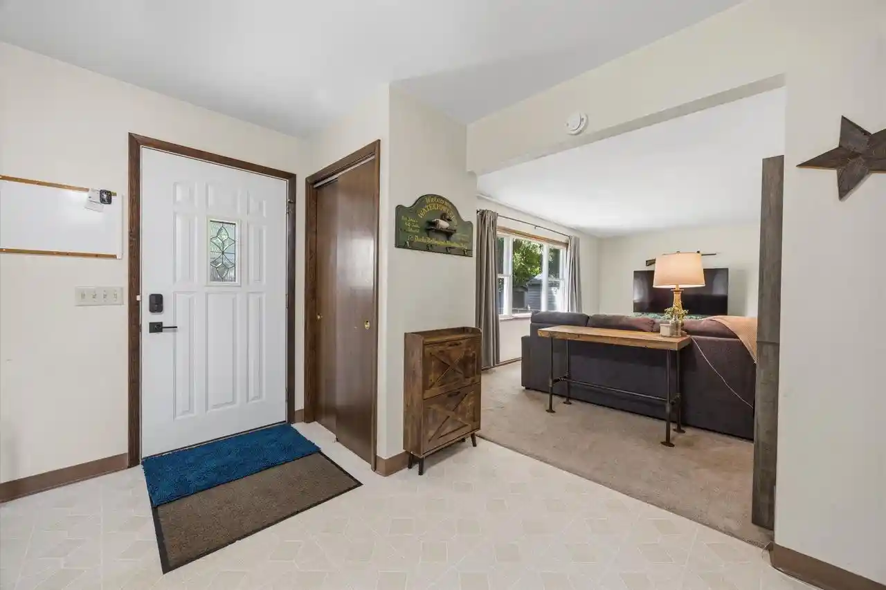 23rd image of 1726 Arbor Dr Dr, Beloit, WI 53511 | MLS# 2029782