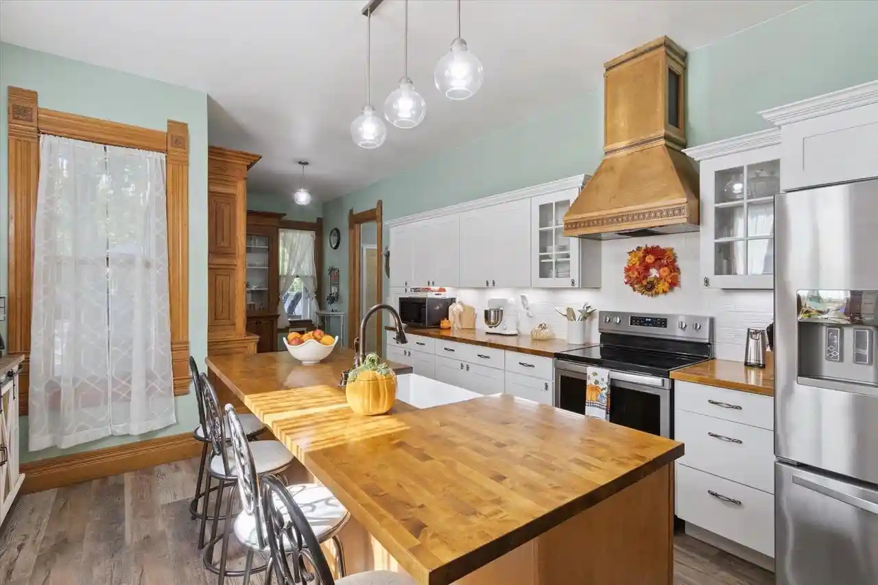 2nd image of 532 S Main Street Street, Janesville, WI 53545 | MLS# 2029783