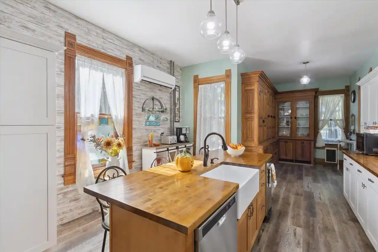 4th image of 532 S Main Street Street, Janesville, WI 53545 | MLS# 2029783