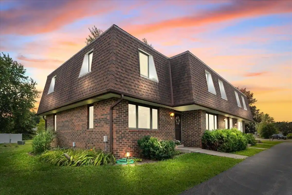 1st image of 272 Karen Court Court, Hartford, WI 53027 | MLS# 1974914