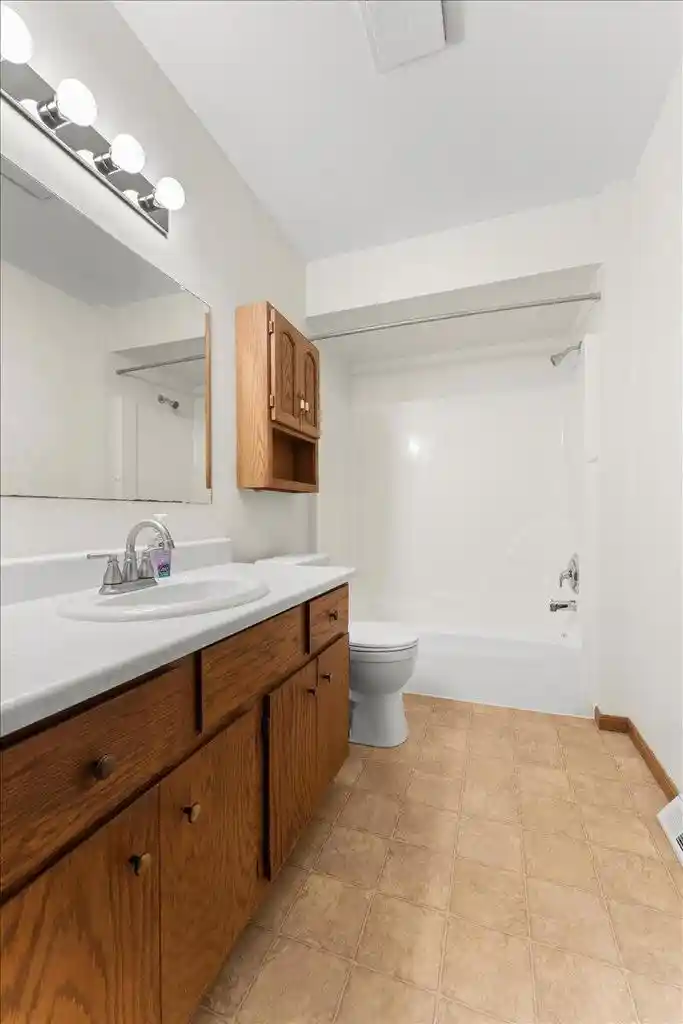 5th image of 272 Karen Court Court, Hartford, WI 53027 | MLS# 1974914