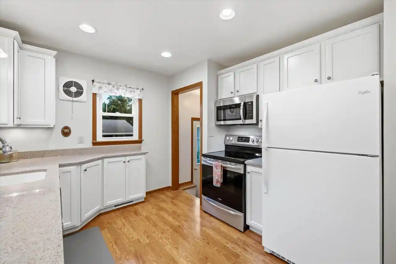 3rd image of 148 Tower Dr Dr, Port Washington, WI 53074 | MLS# 1974916