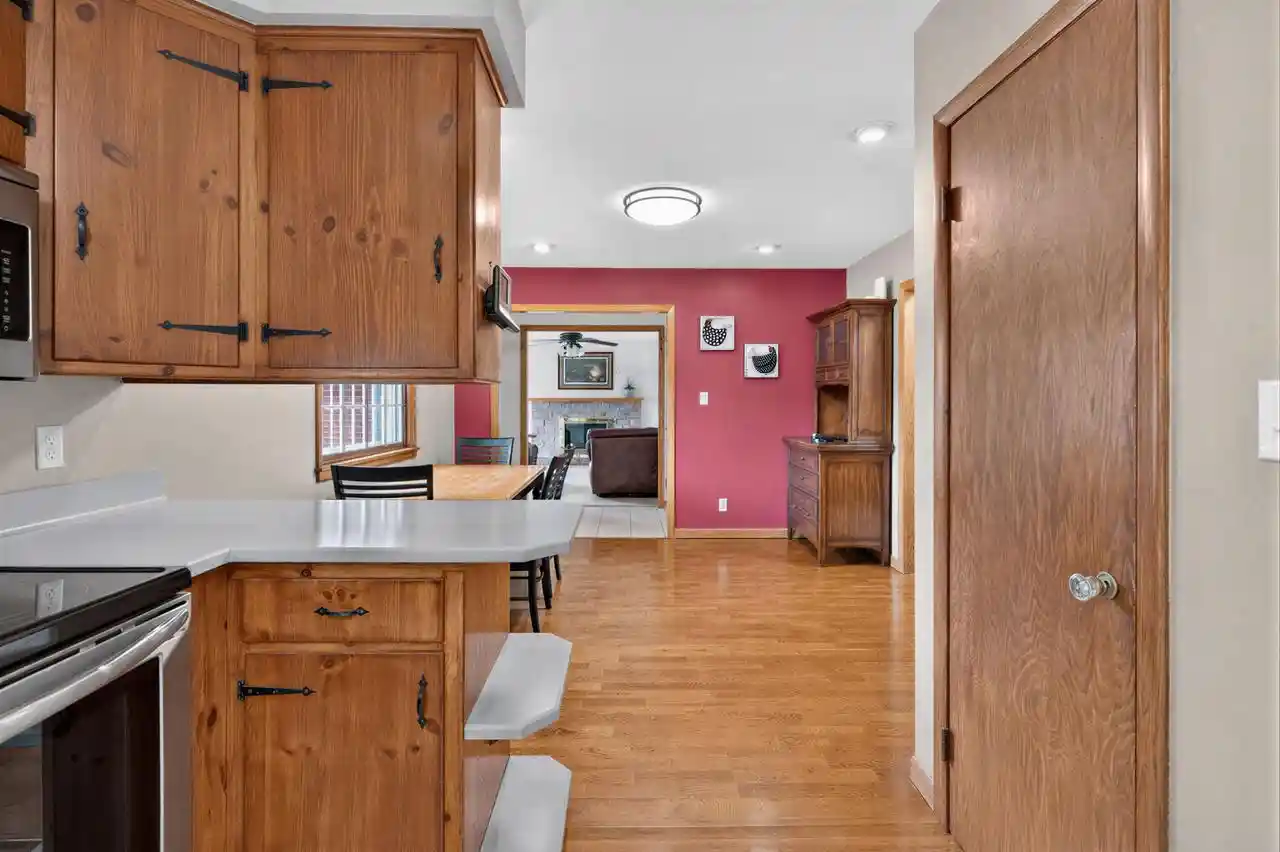 2nd image of 5106 Columbia Road Road, Cedarburg, WI 53012 | MLS# 1974922