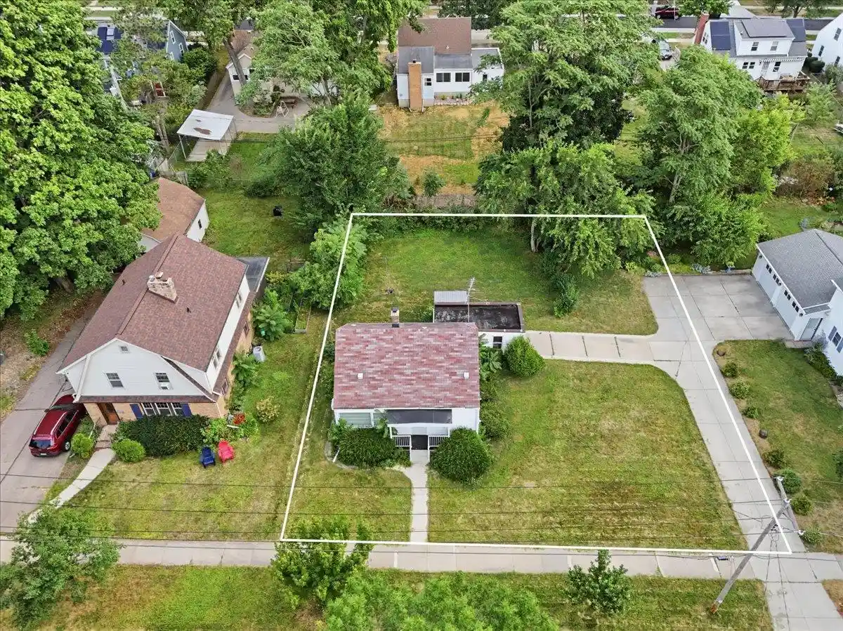 Photo 1 of Sale Pending at 3902 Winnemac Avenue Avenue, Madison, WI 53711 | MLS# 2029790 | Listing updated on 2026-08-13