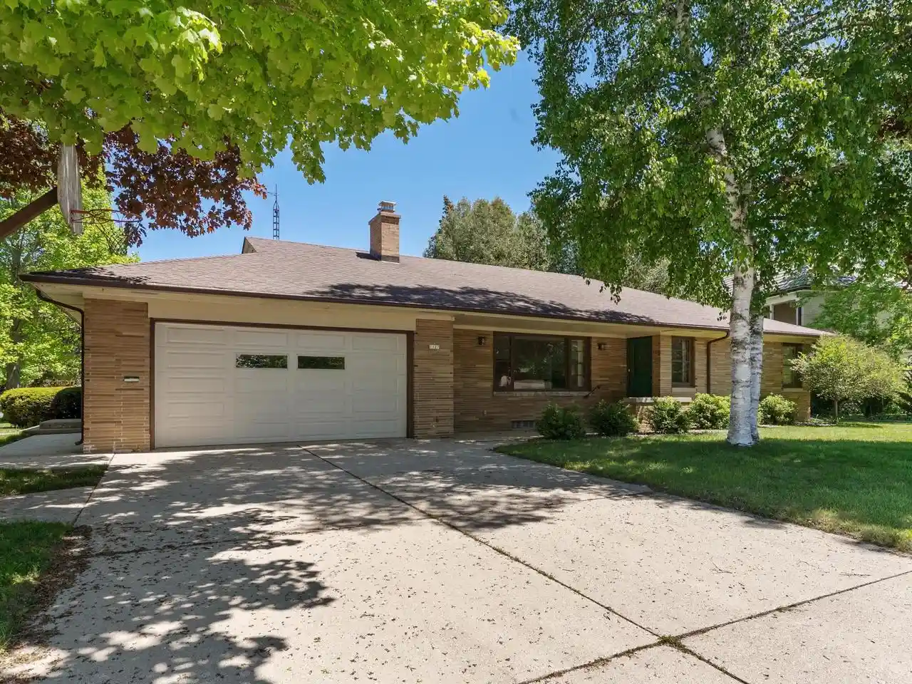 1st image of 1127 Lincoln Boulevard Boulevard, Manitowoc, WI 54220 | MLS# 1974952