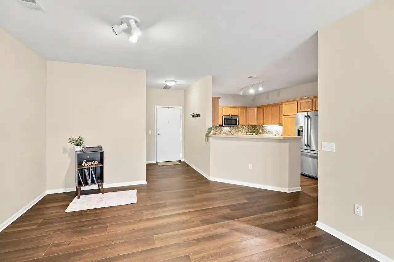 3rd image of 3862 S Lake Dr Dr #207, Saint Francis, WI 53235 | MLS# 1974962