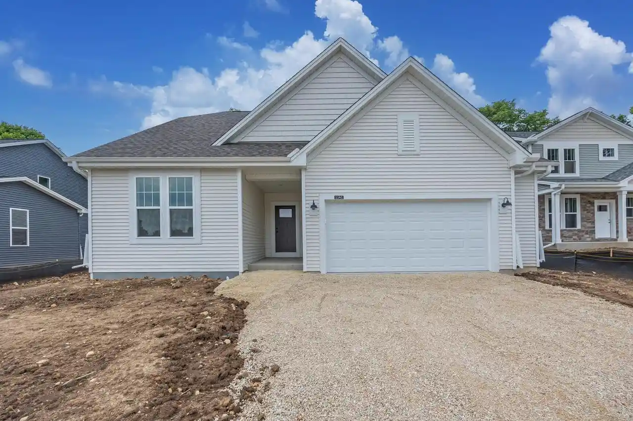 1st image of 1141 Mt Vernon Dr Dr, Hartford, WI 53027 | MLS# 1974963