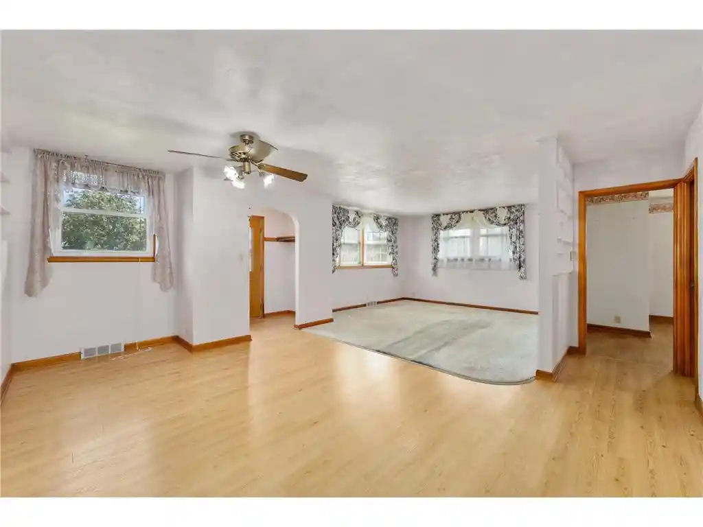 4th image of 407 W Buckman Street Street, Augusta, WI 54722 | MLS# 7121713