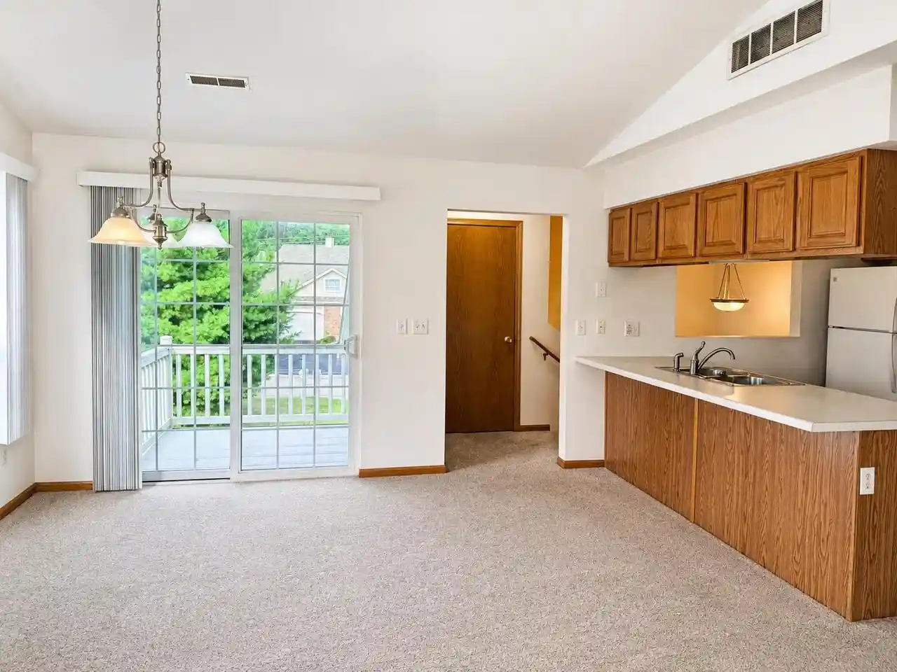 2nd image of 2548 Edgewood Dr Dr, Beloit, WI 53511 | MLS# 2029809