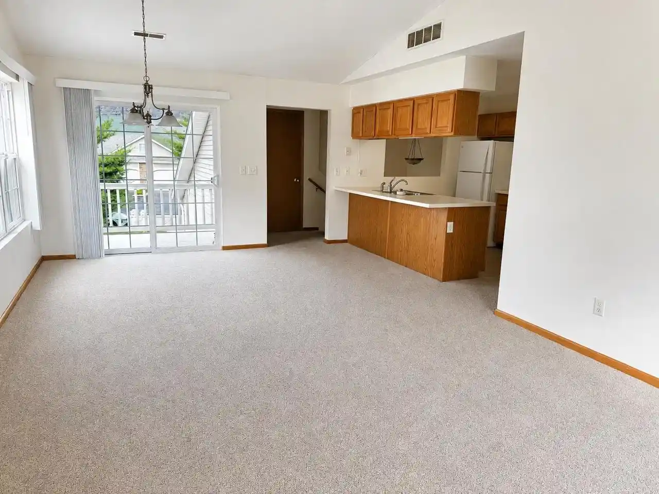 3rd image of 2548 Edgewood Dr Dr, Beloit, WI 53511 | MLS# 2029809