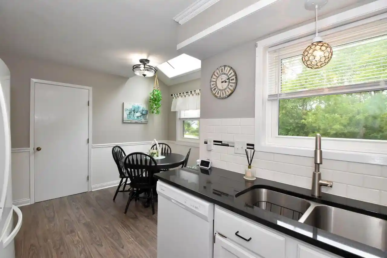 4th image of 384 Willow Grove Dr Dr #F, Pewaukee, WI 53072 | MLS# 1974977
