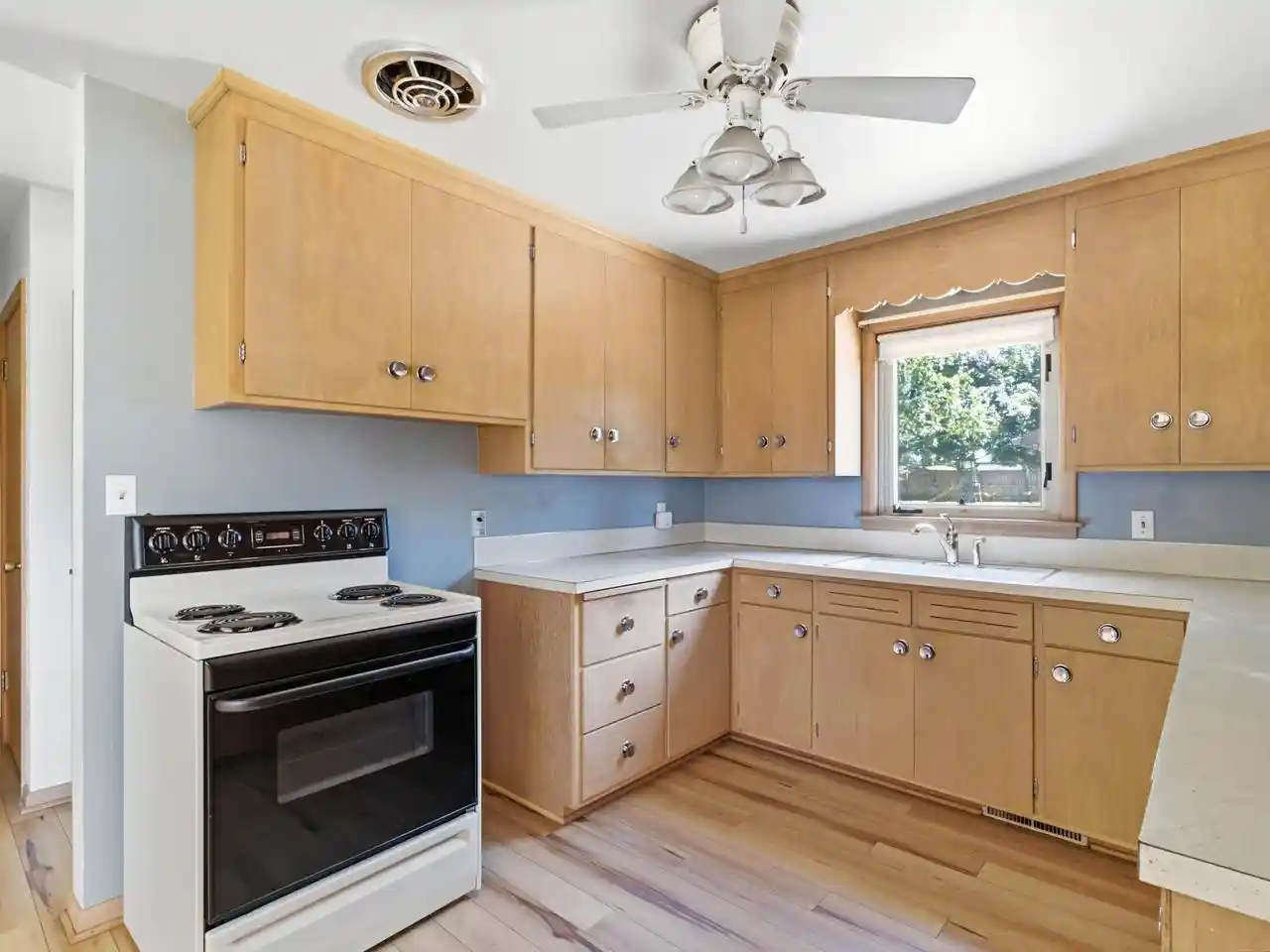 5th image of 1605 S 18Th Street Street, Manitowoc, WI 54220 | MLS# 1974990