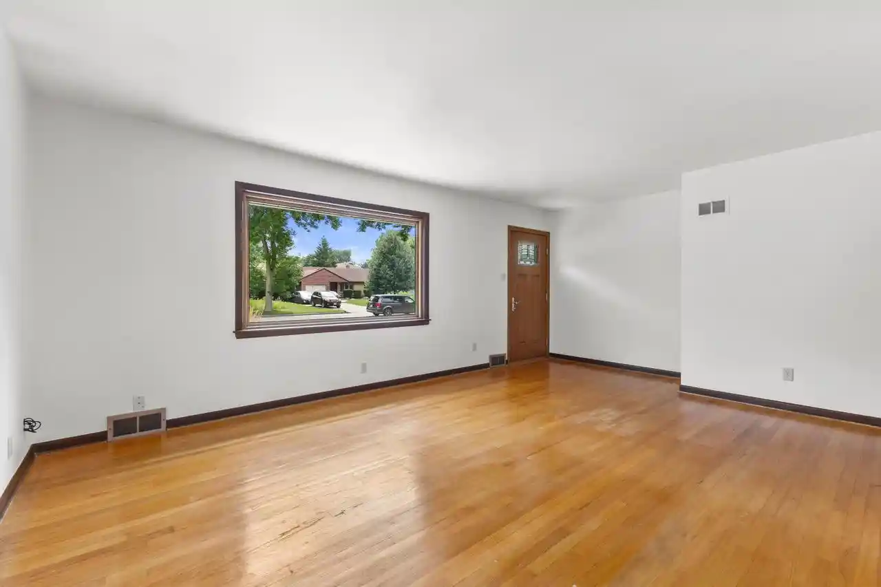 4th image of 11004 W Wisconsin Avenue Avenue, Milwaukee, WI 53226 | MLS# 1974987