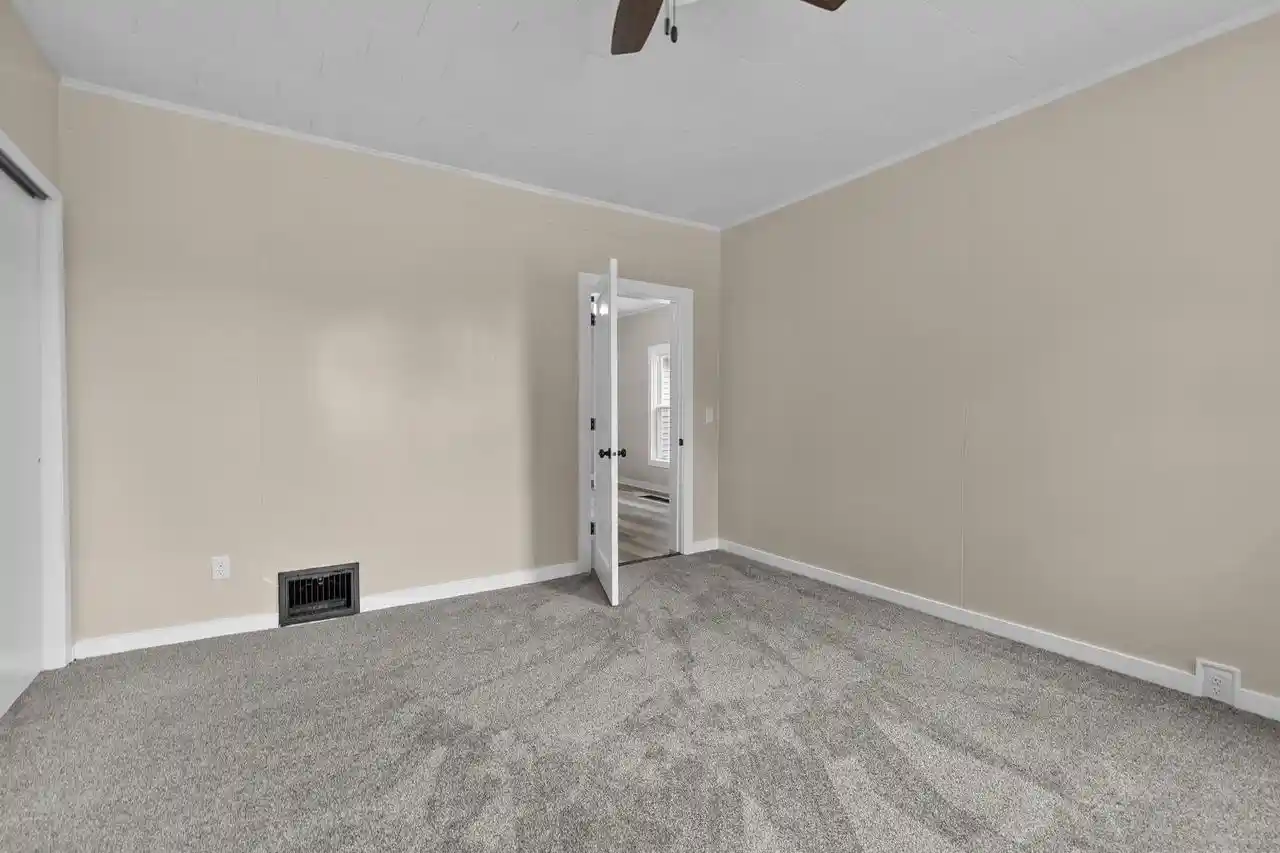 2nd image of 1025 School Avenue Avenue, Oshkosh, WI 54901 | MLS# 50330500