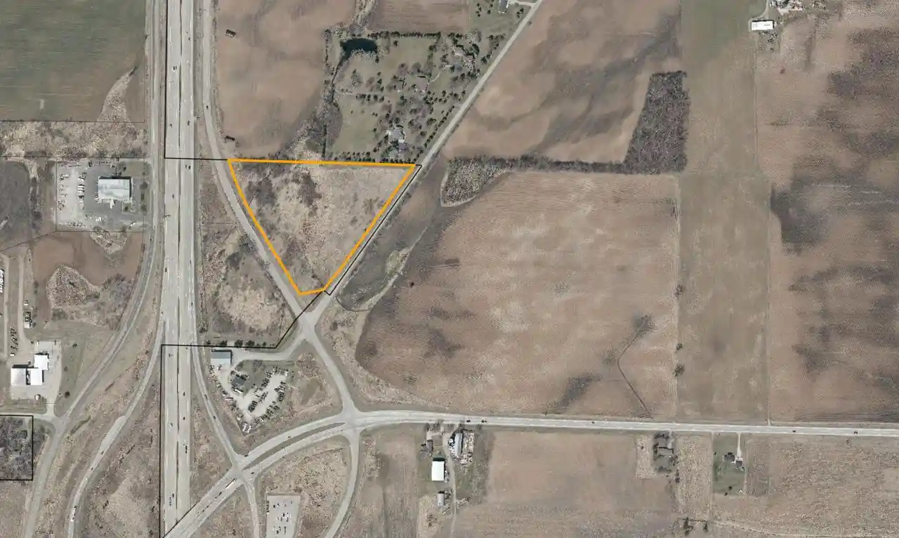 1st image of 4400 Poberezny Road Road, Oshkosh, WI 54902 | MLS# 50330517