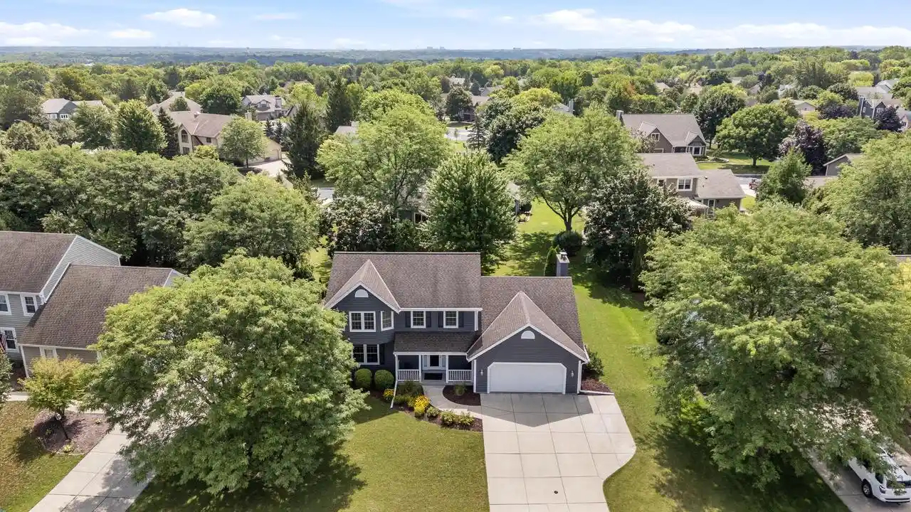 5th image of W170N5141 Fair Oak Parkway Parkway, Menomonee Falls, WI 53051 | MLS# 1974993