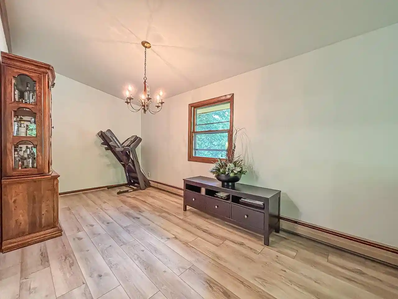 2nd image of W267n7141 White Oak Dr Dr, Sussex, WI 53089 | MLS# 1974994