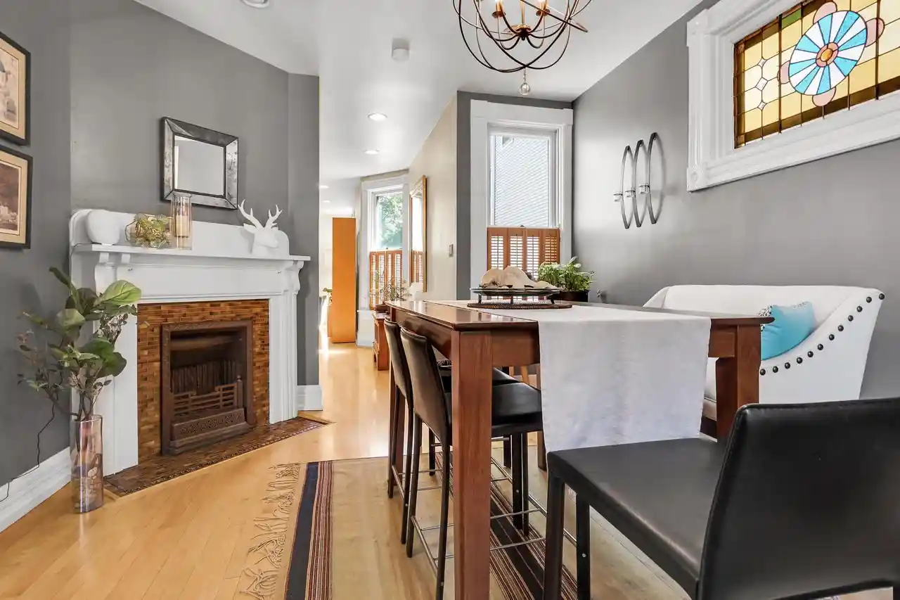 2nd image of 1323 N Astor Street Street, Milwaukee, WI 53202 | MLS# 1974992