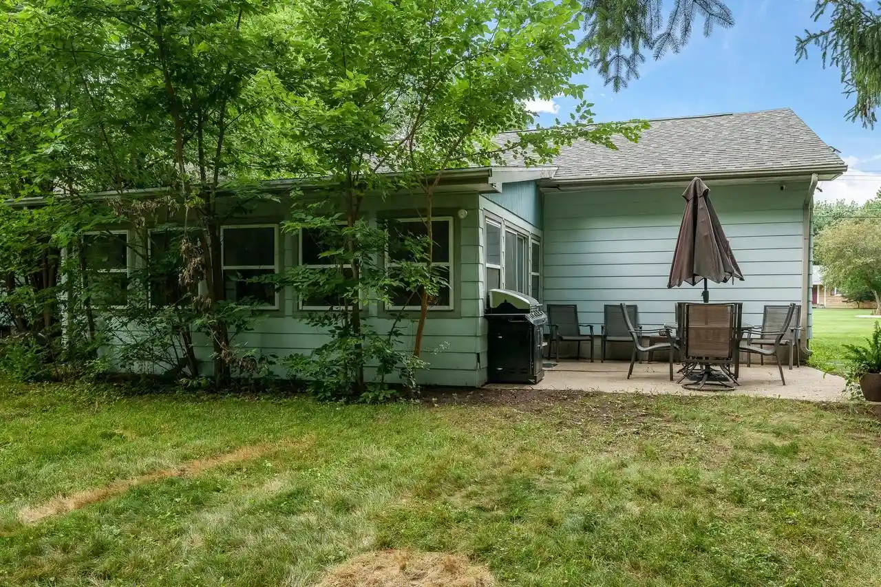 Photo 3 of Single family home for sale at 2530 Sunset Dr Dr, Beloit, WI 53511 | MLS# 2029821 | Listing updated on 2026-08-26