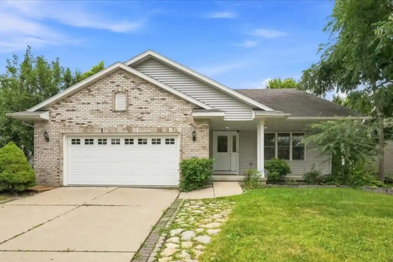 image of 2880 Crinkle Root Dr Dr, Fitchburg, WI 53711 | MLS# 2029824