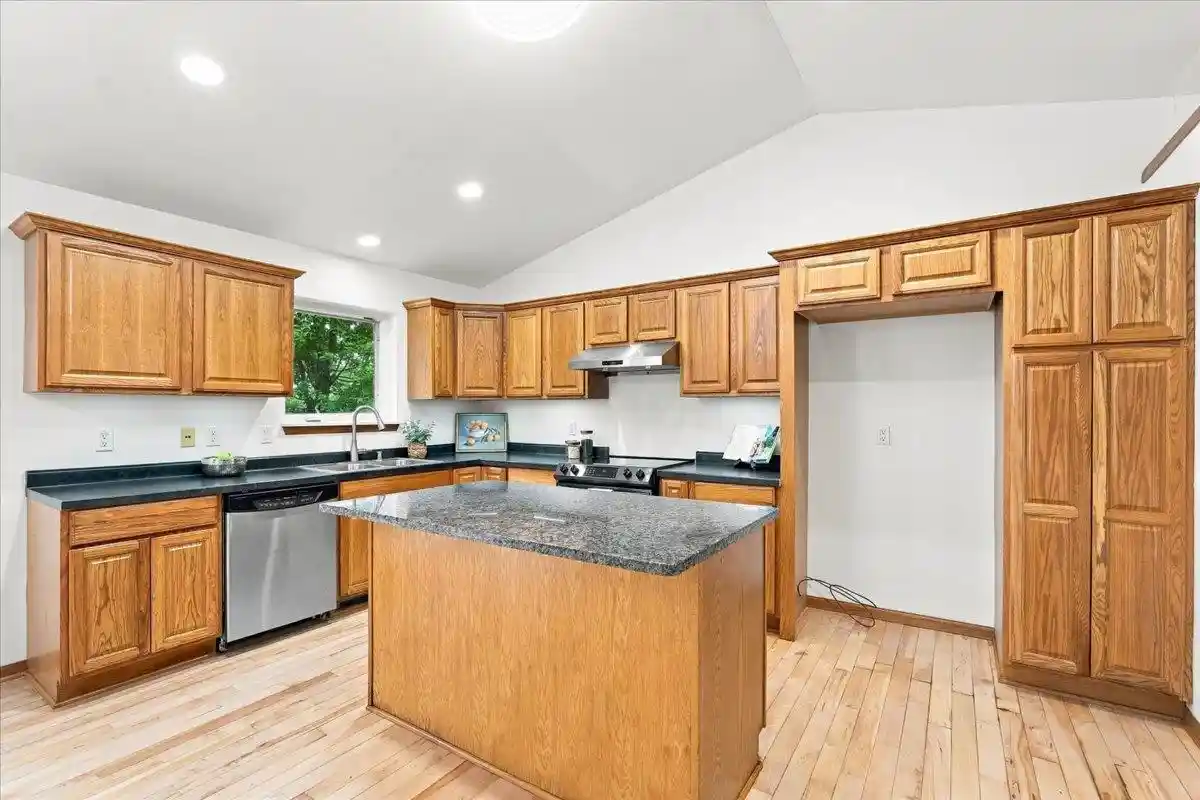 image of 2880 Crinkle Root Dr Dr, Fitchburg, WI 53711 | MLS# 2029824
