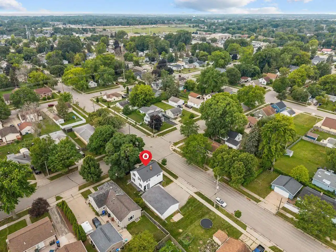 3rd image of 402 E Harding Dr Dr, Appleton, WI 54915 | MLS# 50330511
