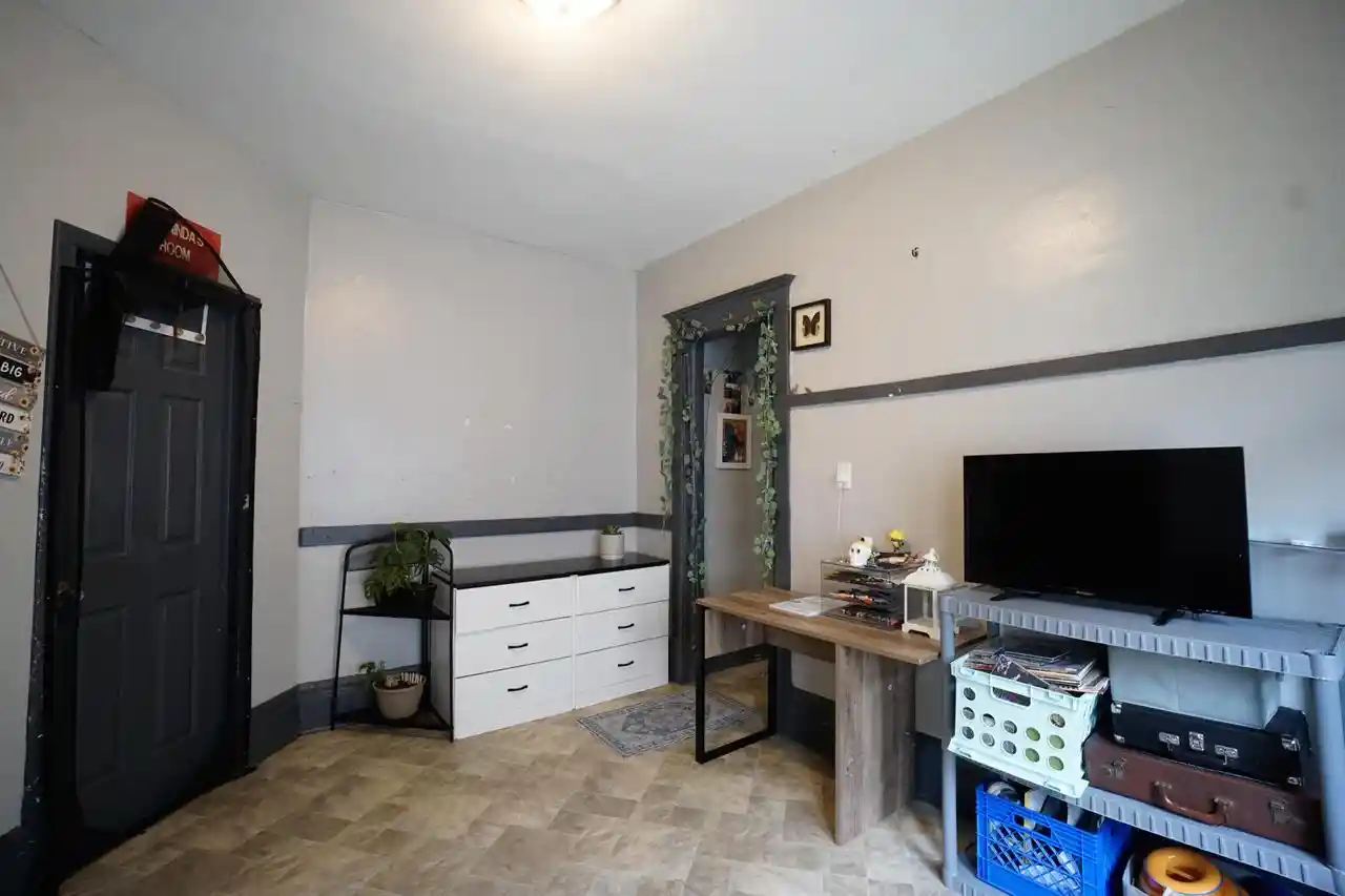 Listing Photo 5 - Condo for sale in building located at 2511 N Buffum St St, Milwaukee, WI 53212 - Unit #2513