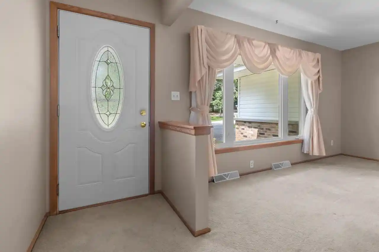 Photo 3 of Single family home for sale at N7694 Rendell Dr Dr, Elkhorn, WI 53121 | MLS# 1975010 | Listing updated on 2026-10-07