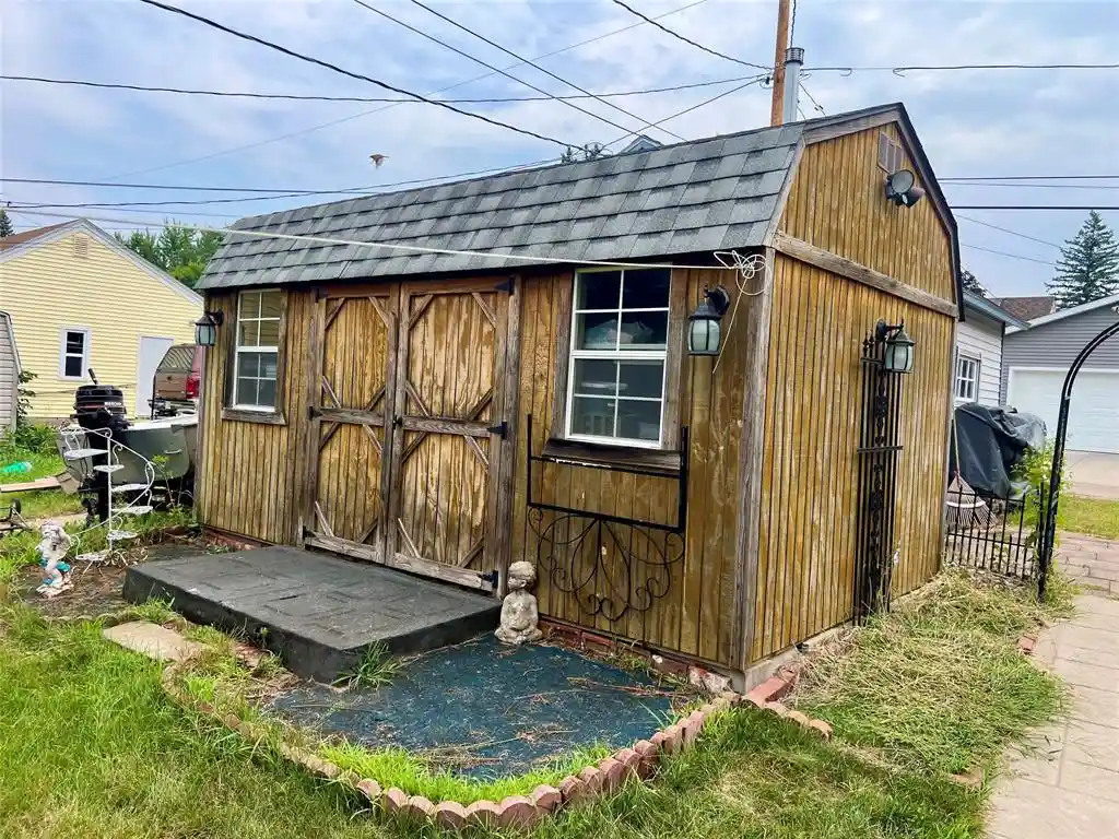 image of 913 Summer Street Street, Eau Claire, WI 54701 | MLS# 1603858
