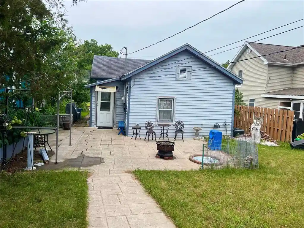 35th image of 913 Summer Street Street, Eau Claire, WI 54701 | MLS# 7120870