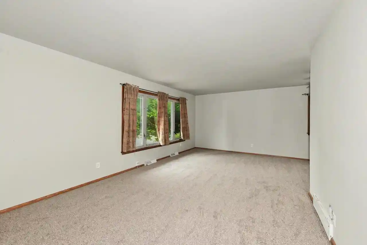 2nd image of 5111 Maplewood Dr Dr #5113, Greendale, WI 53129 | MLS# 1975021