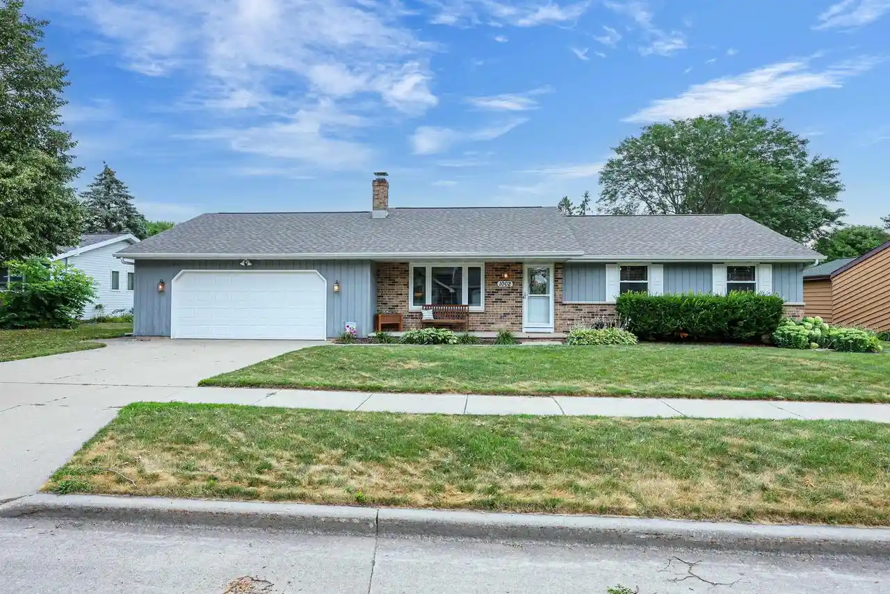 Photo 1 of Single family home for sale at 1002 S Covenant Lane Lane, Appleton, WI 54915 | MLS# 50330527 | Listing updated on 2026-09-14