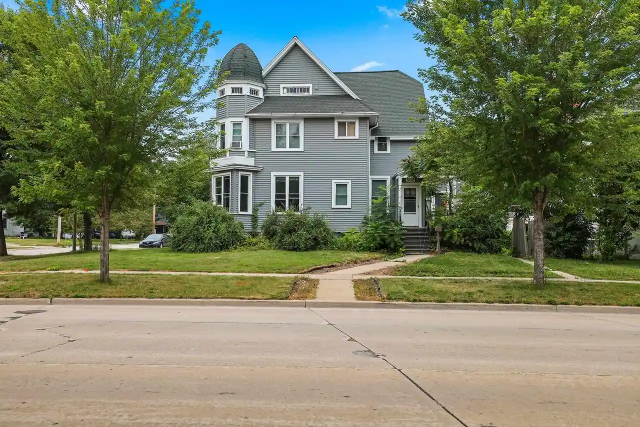 Photo 4 of Multi family home for sale at 803 N Broadway, Green Bay, WI 54303 | MLS# 50330526 | Listing updated on 2026-08-27