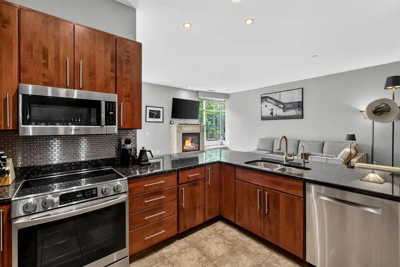 5th image of 1111 N Marshall St St, Milwaukee, WI 53202