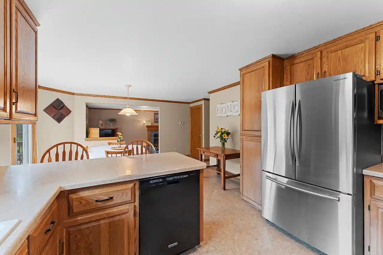 Photo 2 of Sale Pending at 3008 Brighton Pl Pl, Green Bay, WI 54311 | MLS# 50330528 | Listing updated on 2026-09-20