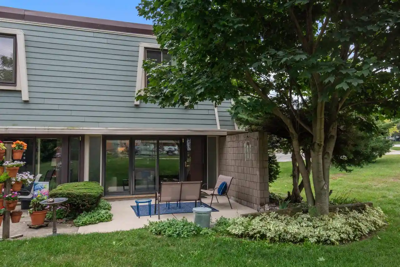 Photo 1 of Condo for sale at 3333 5th Avenue Avenue #2-J, South Milwaukee, WI 53172 | MLS# 1975023 | Listing updated on 2026-09-09