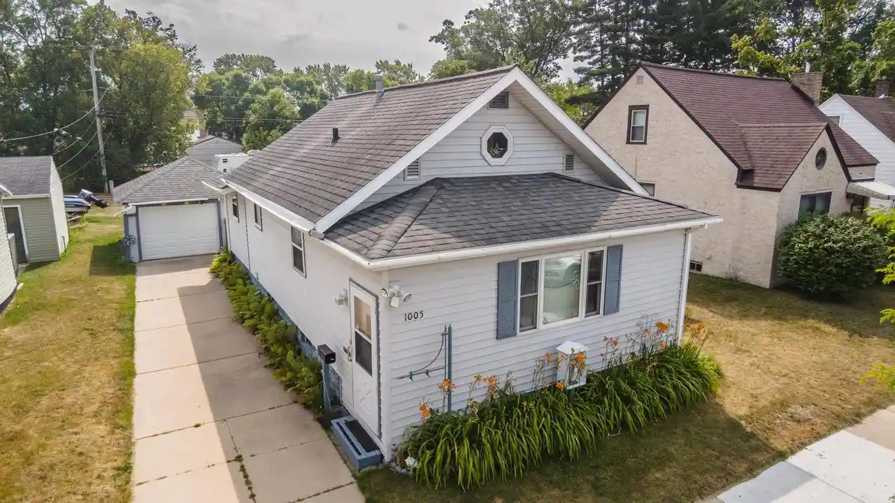 1st image of 1005 S 12th Avenue Avenue, Wausau, WI 54401 | MLS# 22603785