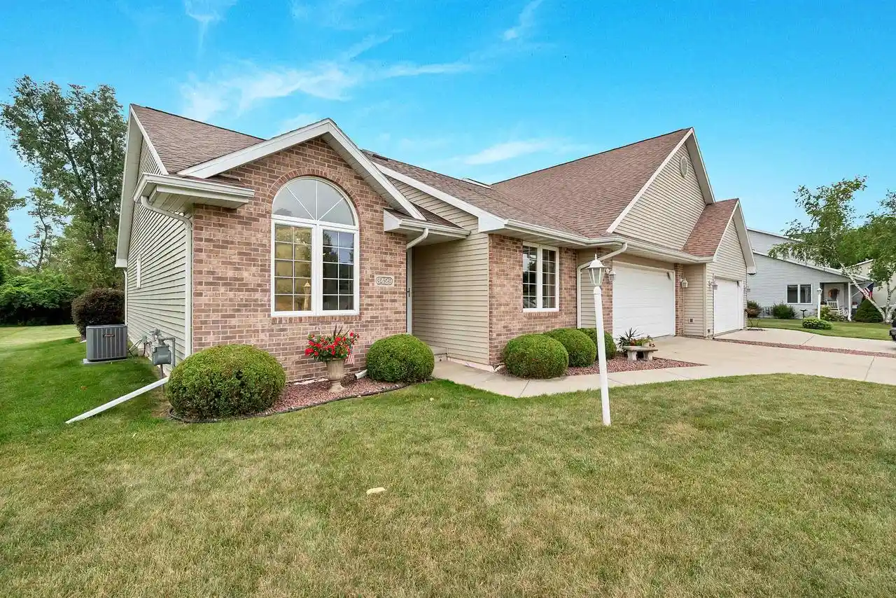 Photo 2 of Sale Pending at 3429 East River Dr Dr, Green Bay, WI 54301 | MLS# 50330539 | Listing updated on 2026-08-26