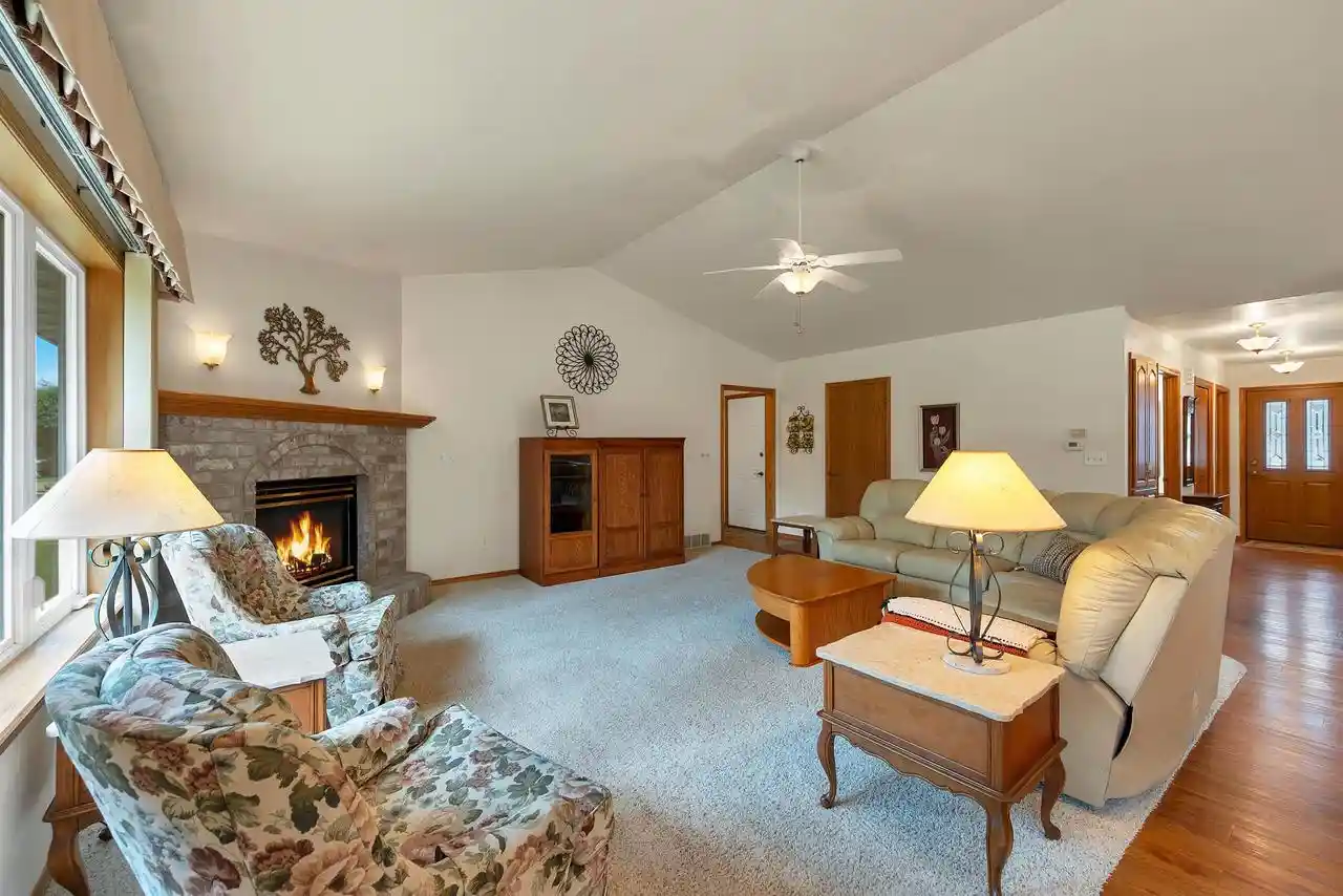 Photo 4 of Sale Pending at 3429 East River Dr Dr, Green Bay, WI 54301 | MLS# 50330539 | Listing updated on 2026-08-26