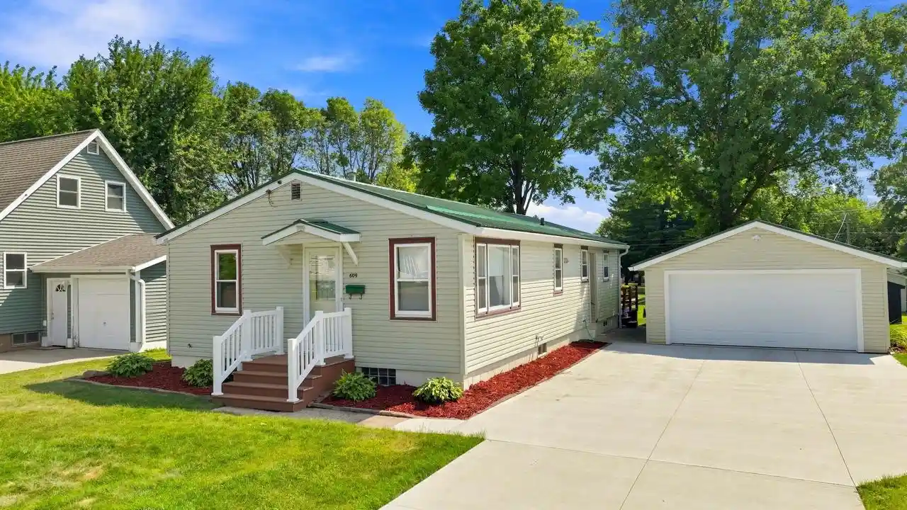 1st image of 609 N Ash Avenue Avenue, Marshfield, WI 54449 | MLS# 22603786