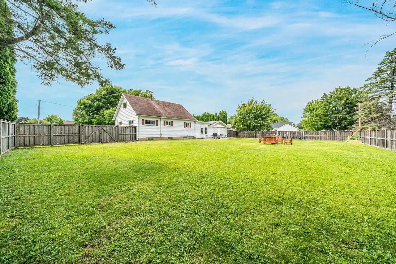 2nd image of 1918 Alaska Street Street, Oshkosh, WI 54902 | MLS# 50330521