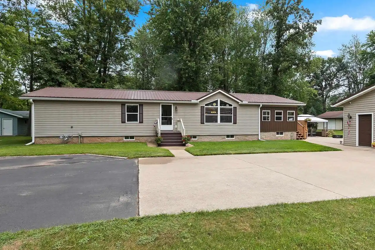 Photo 3 of Single family home for sale at W4933 Woodland Road Road, Bonduel, WI 54107 | MLS# 50330548 | Listing updated on 2026-08-09