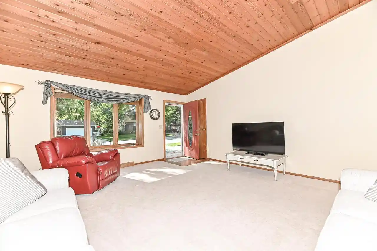 Photo 2 of Sale Pending at 310 S Grandview Boulevard Boulevard, Waukesha, WI 53188 | MLS# 1975049 | Listing updated on 2026-08-23
