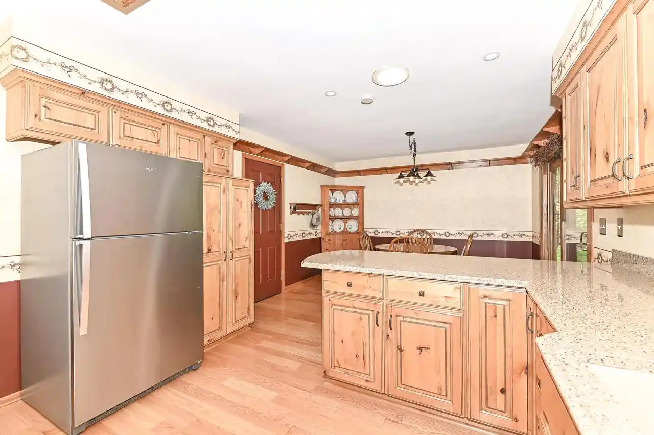 Photo 4 of Sale Pending at 310 S Grandview Boulevard Boulevard, Waukesha, WI 53188 | MLS# 1975049 | Listing updated on 2026-08-23