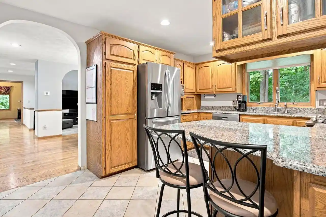 4th image of 2420 Brantwood Dr Dr, Neenah, WI 54956 | MLS# 50330554