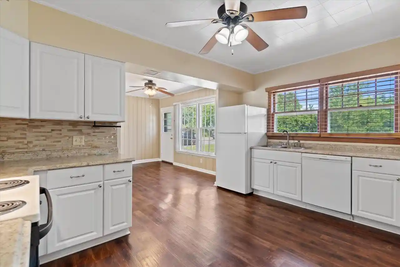 2nd image of N89w15660 Main Street Street, Menomonee Falls, WI 53051 | MLS# 1975055