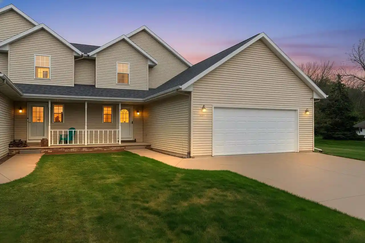 Photo 1 of Single family home for sale at 1087 Stillmeadow Lane Lane, Menasha, WI 54952 | MLS# 50330553 | Listing updated on 2026-08-12