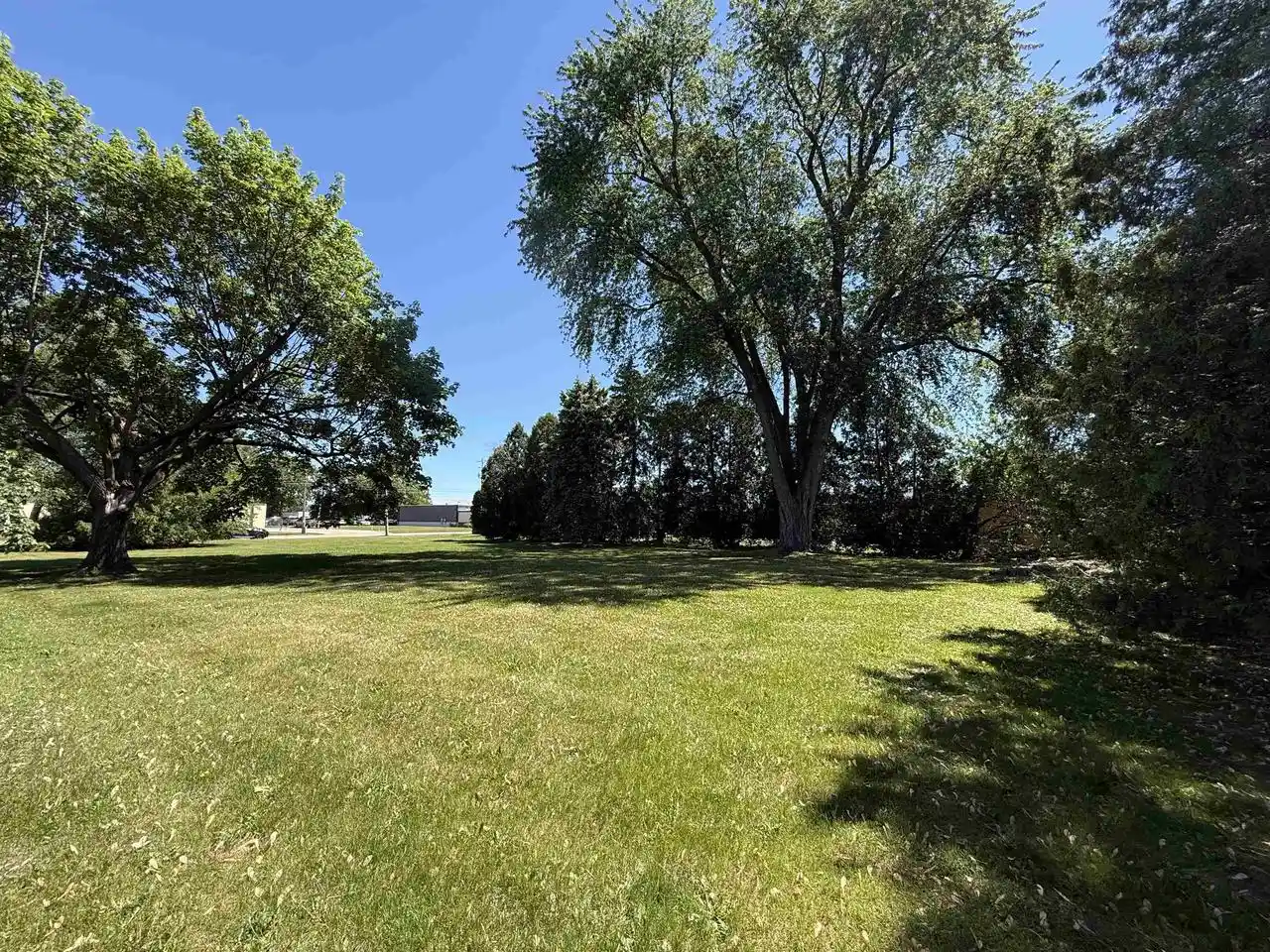 3rd image of 817 Witzel Avenue Avenue, Oshkosh, WI 54902 | MLS# 50330558